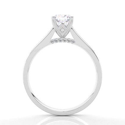 Verlobungsring mit 4 Krappenfassungen und rundem Moissanite-Seitenstein