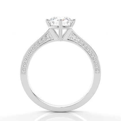 Verlobungsring Mit 4 Krappen In Runder Moissanit-Seitensteinfassung