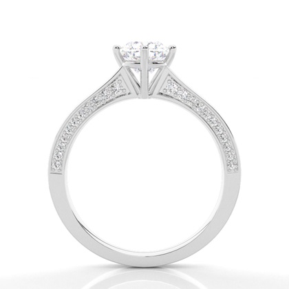 Verlobungsring Mit 4 Krappen In Runder Moissanit-Seitensteinfassung