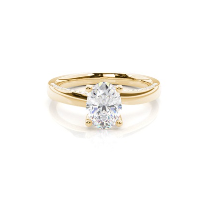 Oval Cut Diamond Rings