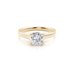 4 Prong Setting Round Moissanite Side Stone Engagement Ring