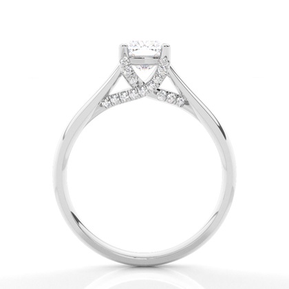 Verlobungsring Mit 4 Krappen In Runder Moissanit-Seitensteinfassung