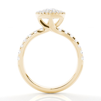 Pear Cut Diamond Engagement Rings