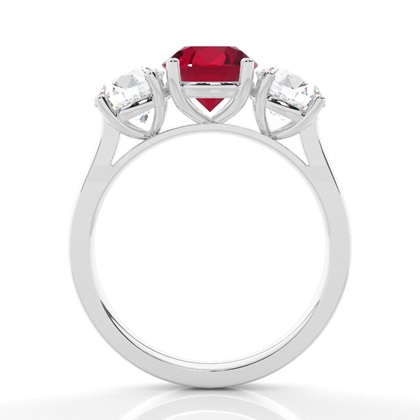 Rubinring mit drei Steinen in 4 Krappenfassungen