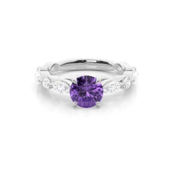 Krappenbesetzter Amethyst-Verlobungsring
