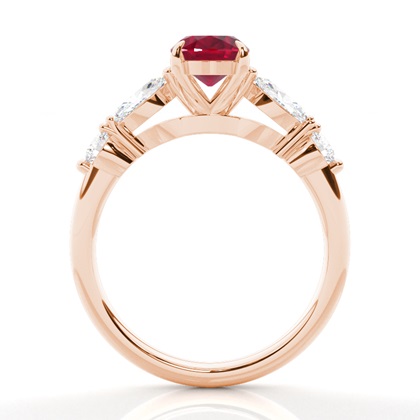 Krappenbesetzter Rubin-Verlobungsring