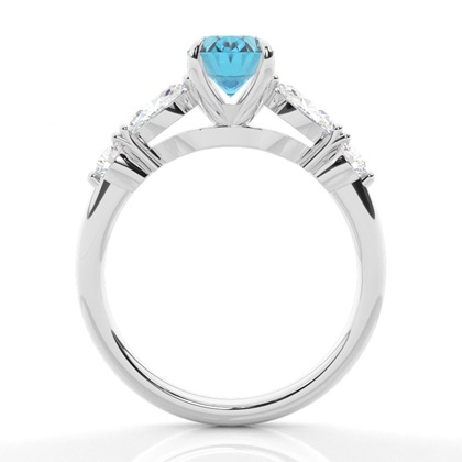 Verlobungsring mit blauem Topas in Krappenfassung