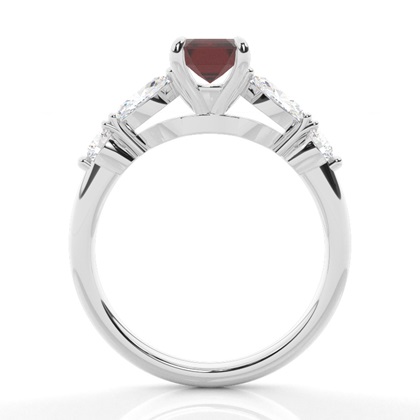 Granat-Verlobungsring in Krappenfassung