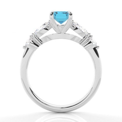 Verlobungsring mit blauem Topas in Krappenfassung