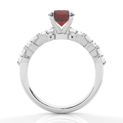 Granat-Verlobungsring in Krappenfassung