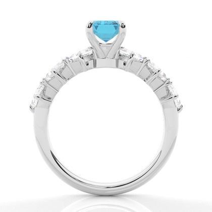 Verlobungsring mit blauem Topas in Krappenfassung