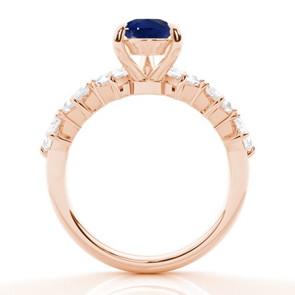 Verlobungsring mit blauem Saphir in Krappenfassung