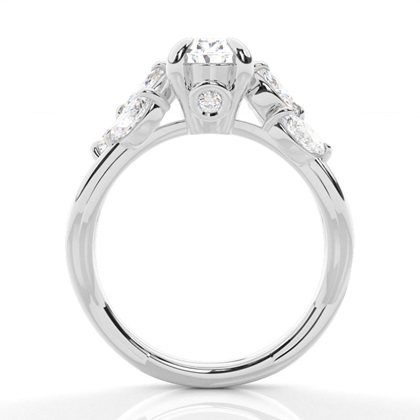 Krappenbesetzter Diamant-Verlobungsring