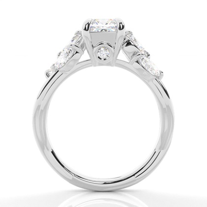 Krappenbesetzter Diamant-Verlobungsring