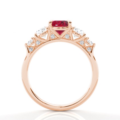 Rubinring mit fünf Steinen in Krappenfassung