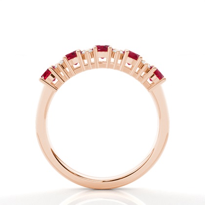 Ovaler halber Ewigkeitsring aus Rubin in Krappenfassung