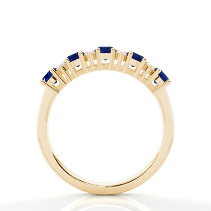 Ovaler halber Ewigkeitsring mit blauem Saphir in Krappenfassung