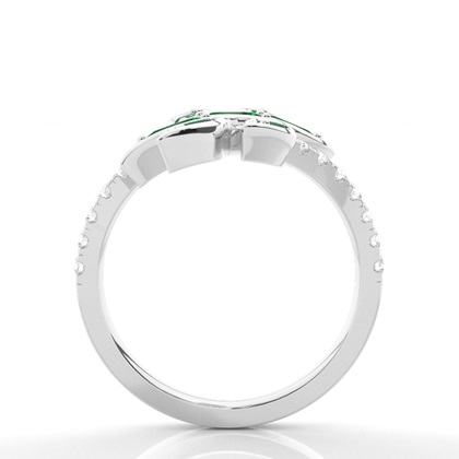 Marquise-Smaragd-Modering In Krappenfassung