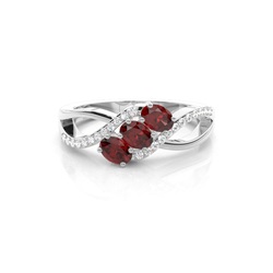 Prong Setting Oval Garnet Three Stone Ring