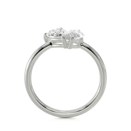 Toi-Et-Moi-Ring Mit Birnengeschliffenem Diamanten Und Marquiseschliff Diamanten
