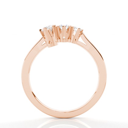 Drei Diamanten in einer Krappenfassung