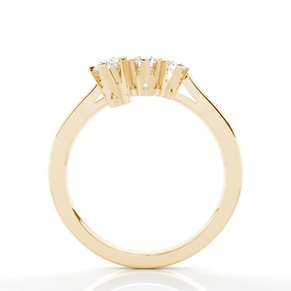 Drei Diamanten in einer Krappenfassung