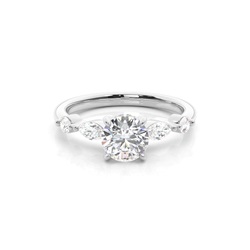 Verlobungsringe mit verstecktem Halo-Diamant