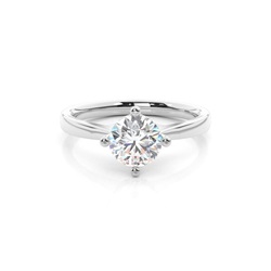 Verlobungsringe mit verstecktem Halo-Diamant