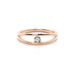 Dual shank illusion setting everyday ring