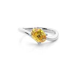 Horisontal øst-vest-gul diamantforlovelsesring