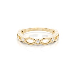 Round diamond bezel set everyday ring