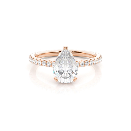 Mehrlagiger Verlobungsring mit verstecktem Halo und Diamantakzenten