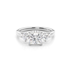Trilogie Verlobungsring mit Prinzessin Diamant und verstecktem Halo