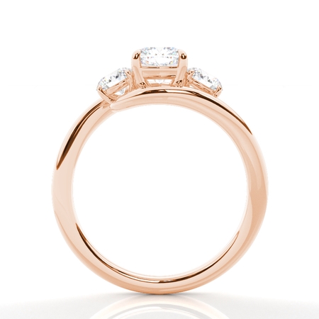 Trilogie Verlobungsring mit Kissen-Diamanten und Bypass-Schiene