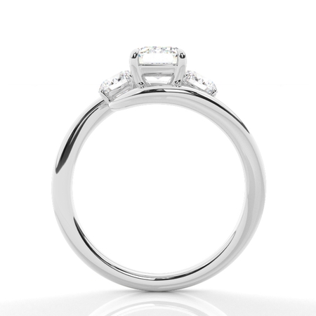 Trilogie Verlobungsring mit Smaragd-Diamanten und Bypass-Schiene