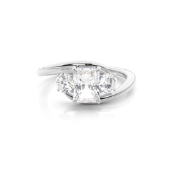 Trilogie Verlobungsring mit Radiant-Diamanten und Bypass-Schiene
