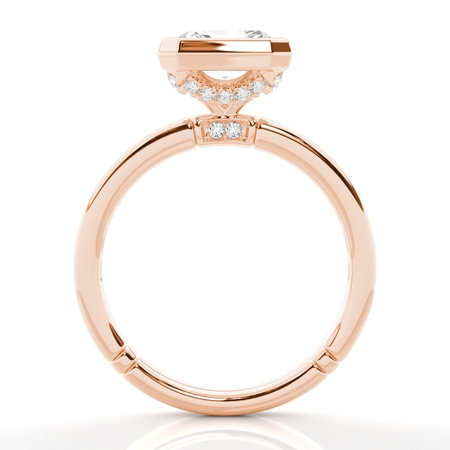 Verlobungsring Mit Quer Gefasstem Mittelstein In Zargenfassung Und Diamanten-Akzentuierter Ringschiene