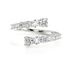 Bypass-Ring mit abgestuften Diamanten