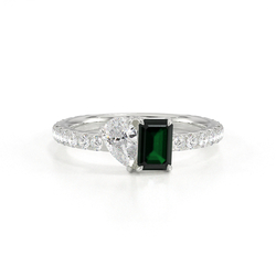 Toi-Et-Moi-Ring Mit Birnengeschliffenem Diamanten Und Smaragdgeschliffenem Smaragd, Pavierter Ringschiene